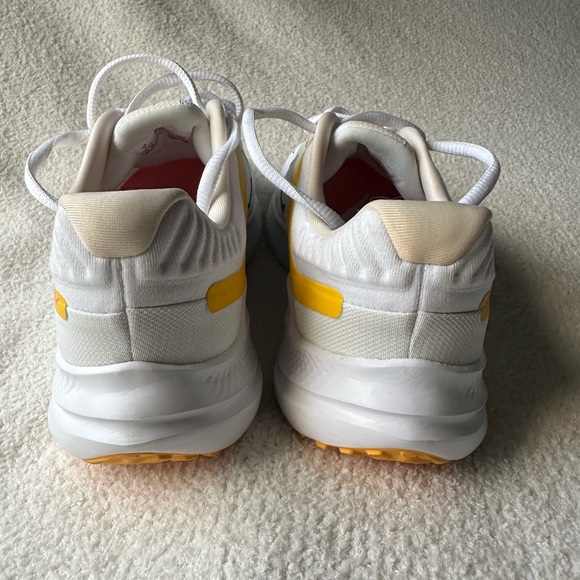 NEW Nike tennis shoes white with teal and yellow size 7 - Picture 3 of 4